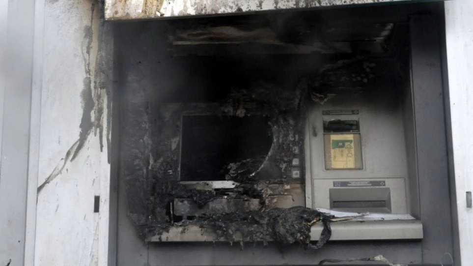 Ανατίναξαν ΑΤΜ στα Βριλήσσια